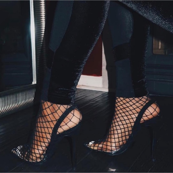 No Restock-🖤KylieJenner Blk Fishnet Clear Pump - Picture 5 of 8